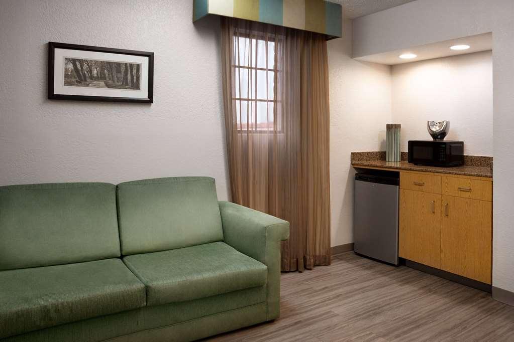 La Quinta Inn By Wyndham Victoria Room photo